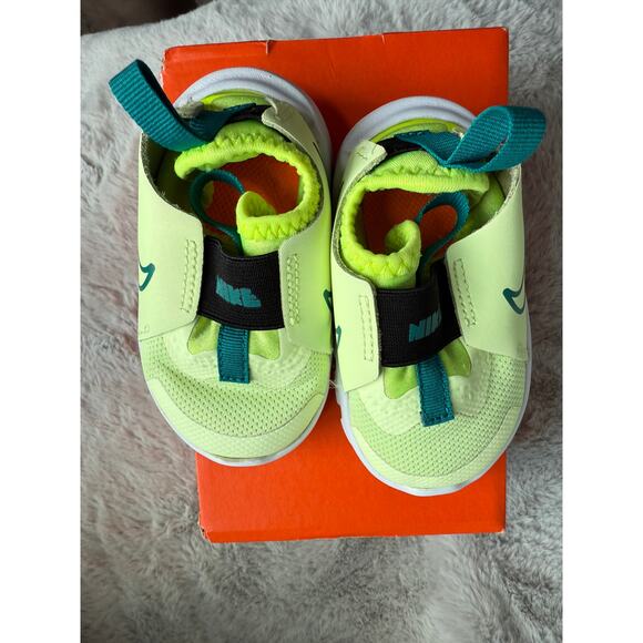 Nike Flex Runner 2 TDV Baby Toddler Shoes 4C Barely Volt New in Box - Picture 1 of 5